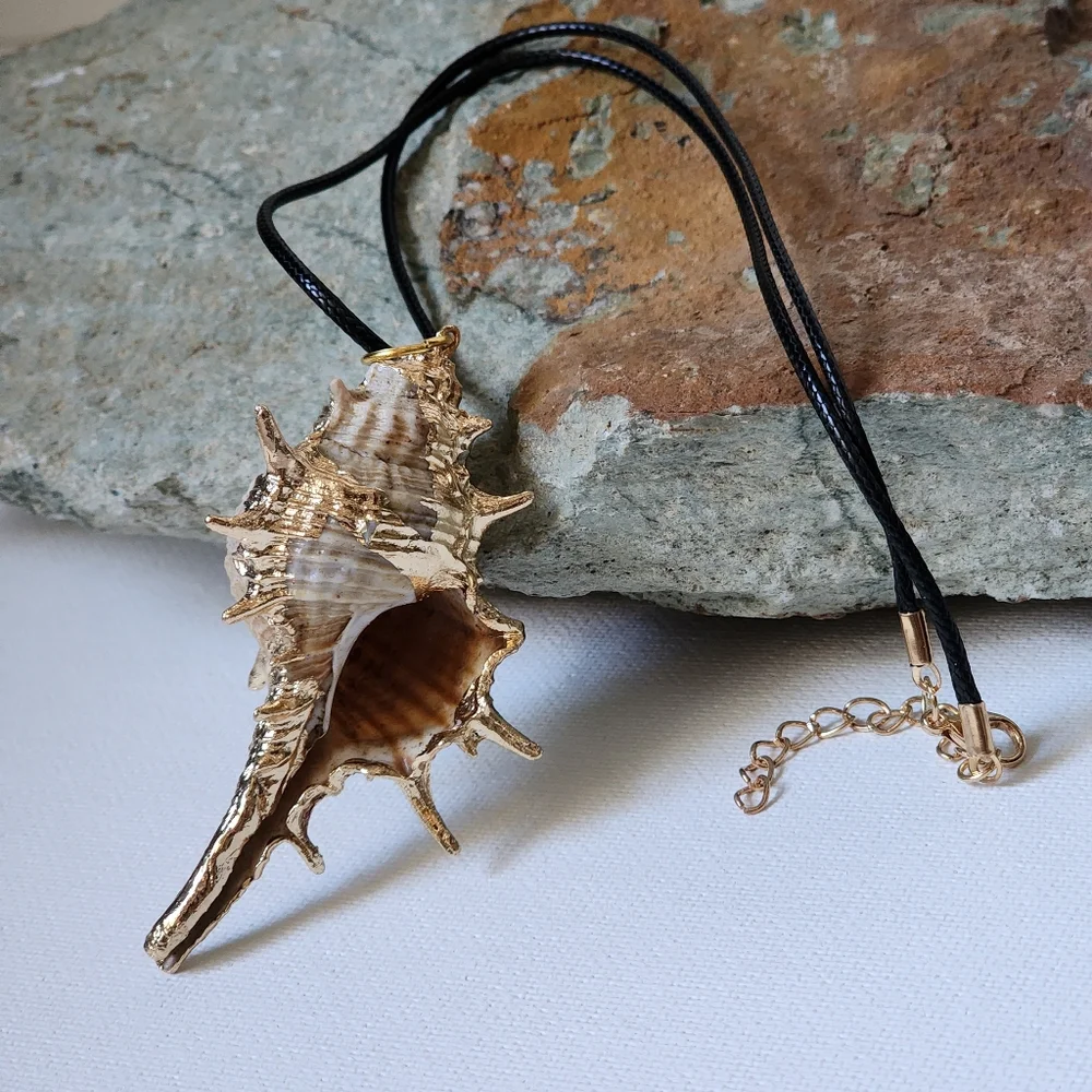 Free People Jewelry Genuine Ocean Shell Gold Boho Hypoallergic Black cord